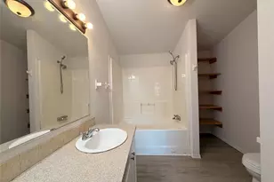 201 W Oakview Ave, Centralia, WA 98531 - Photo 8