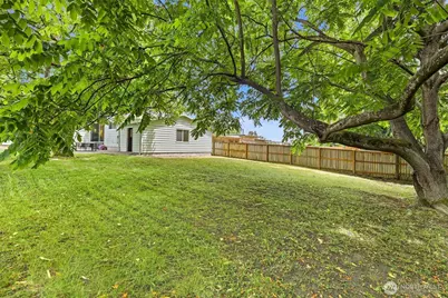 20211 24th Avenue NE, Shoreline, WA 98155 - Photo 24