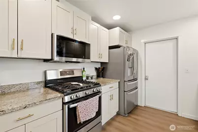 3631 W F Street, Bremerton, WA 98312 - Photo 12