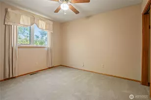 8555 Bender Rd, Lynden, WA 98264 - Photo 20