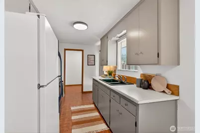 930 138th Street E, Tacoma, WA 98445 - Photo 10
