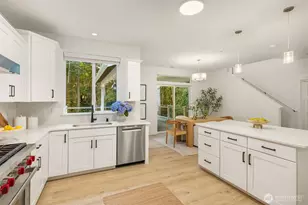 16761 NE Sanwick Pl, Bainbridge Island, WA 98110 - Photo 12
