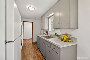 912 138 St E, Tacoma, WA 98445 - Photo 8