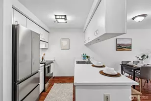 769 Hayes St, Seattle, WA 98109 - Photo 8