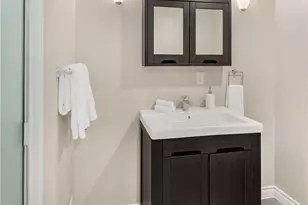 655 NW 51st St, Seattle, WA 98107 - Photo 14