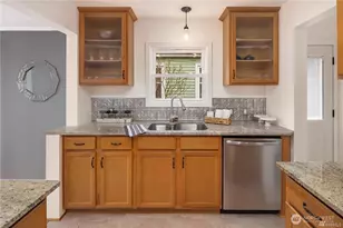 655 NW 51st St, Seattle, WA 98107 - Photo 8