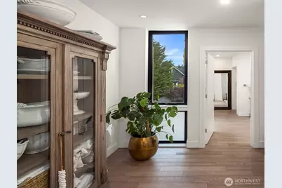 210 W Comstock Street #301, Seattle, WA 98119 - Photo 18