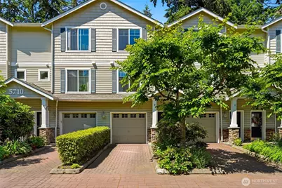 5710 198th Street SW #D, Lynnwood, WA 98036 - Photo 2