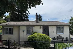 4143 W E St, Bremerton, WA 98312 - Photo 1