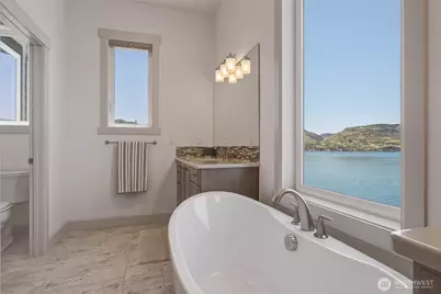 229 Apple Avenue, Chelan, WA 98816 - Photo 38