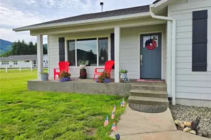 1040 Ashwood Ln, Forks, WA 98331 - Photo 2