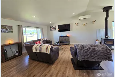 1040 Ashwood Lane, Forks, WA 98331 - Photo 4