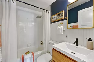 8018 40th Ave NE, Seattle, WA 98115 - Photo 18