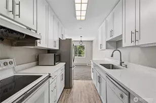 10129 Main St, Bellevue, WA 98004 - Photo 16
