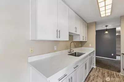 10129 Main St, Bellevue, WA 98004 - Photo 18