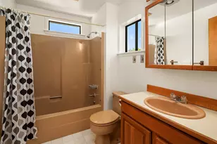3802 NE 52nd St, Seattle, WA 98105 - Photo 24