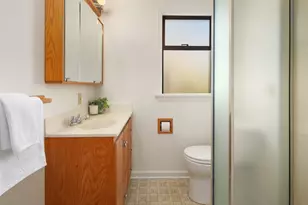 3802 NE 52nd St, Seattle, WA 98105 - Photo 18
