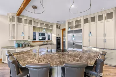 15404 Lakeview Avenue, Stanwood, WA 98292 - Photo 4