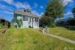 2424 Cleveland Ave, Everett, WA 98201 - Photo 2