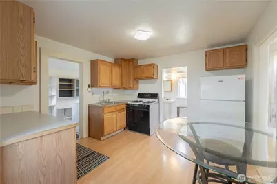2424 Cleveland Avenue, Everett, WA 98201 - Photo 18
