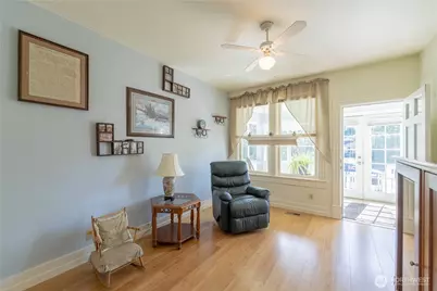 2424 Cleveland Avenue, Everett, WA 98201 - Photo 8
