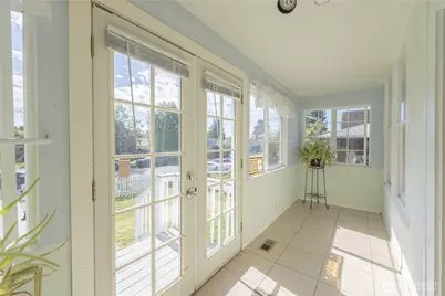 2424 Cleveland Avenue, Everett, WA 98201 - Photo 4