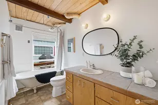 2031 Fairview Ave E, Seattle, WA 98102 - Photo 20