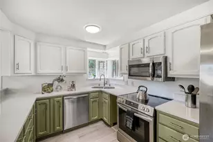 6815 S 120th Pl, Seattle, WA 98178 - Photo 14