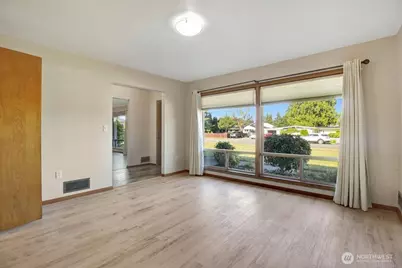 415 S Macleod Avenue, Arlington, WA 98223 - Photo 6