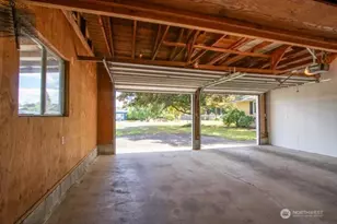 1015 W 5th St, Centralia, WA 98531 - Photo 36