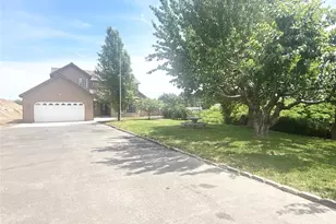 2261 Pleasant Hill Rd, Selah, WA 98942 - Photo 1