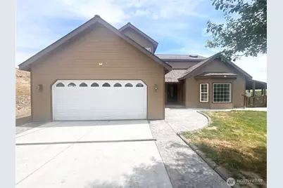 2261 Pleasant Hill Road, Selah, WA 98942 - Photo 2