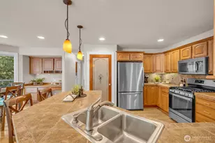 14027 SE 278th St, Kent, WA 98042 - Photo 16