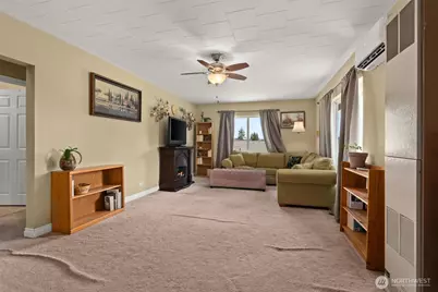 829 Jackson Avenue, Raymond, WA 98577 - Photo 6