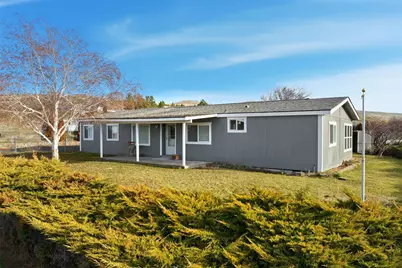 401 Clemans View Road, Selah, WA 98942 - Photo 1