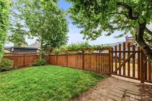 731 N 80th St, Seattle, WA 98103 - Photo 32