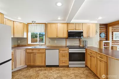 840 Wolverine Place, Camano Island, WA 98282 - Photo 8