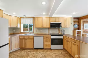 840 Wolverine Pl, Camano Island, WA 98282 - Photo 8