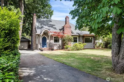 11048 23rd Avenue NE, Seattle, WA 98125 - Photo 1