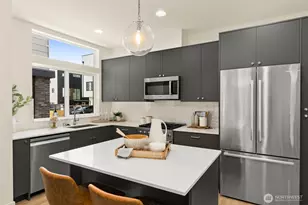 8323 A 12th Ave NW, Seattle, WA 98117 - Photo 12