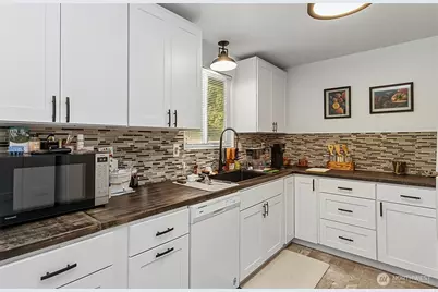 9010 9th Place SE, Lake Stevens, WA 98258 - Photo 10