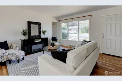 1119 Fuller Street, Wenatchee, WA 98801 - Photo 2