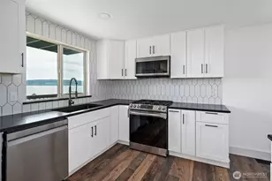 2123 Stoney Beach Ln, Oak Harbor, WA 98277 - Photo 8