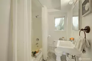 2112 N 132nd St, Seattle, WA 98133 - Photo 24