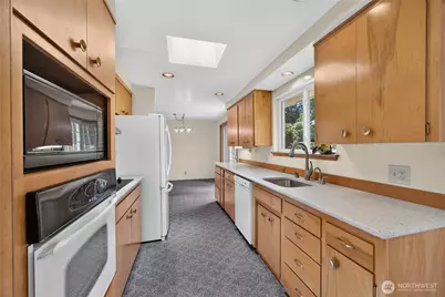 2015 152nd Place SE, Bellevue, WA 98007 - Photo 10