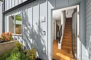 1802 38th Ave, Seattle, WA 98122 - Photo 4