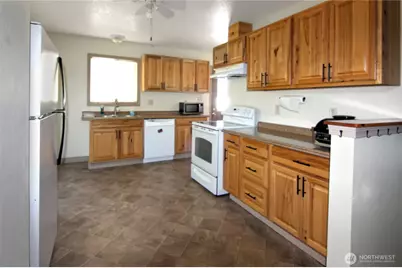 2949 Florida Street, Longview, WA 98632 - Photo 2