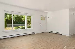 4910 NE 7th St, Renton, WA 98059 - Photo 6