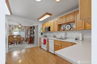 2345 N 130th Street, Seattle, WA 98133 - Photo 4