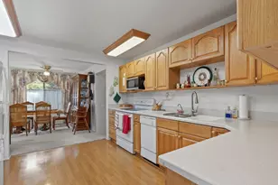 2345 N 130th St, Seattle, WA 98133 - Photo 4